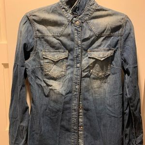 Women’s True Religion Denim shirt size M (NWOT)